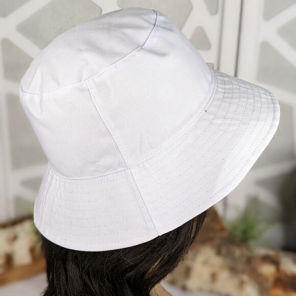 NWT - Alice + Olivia's Ao X Fabfitfun Reversible Bucket Hat In Daisy Print - Picture 10 of 15